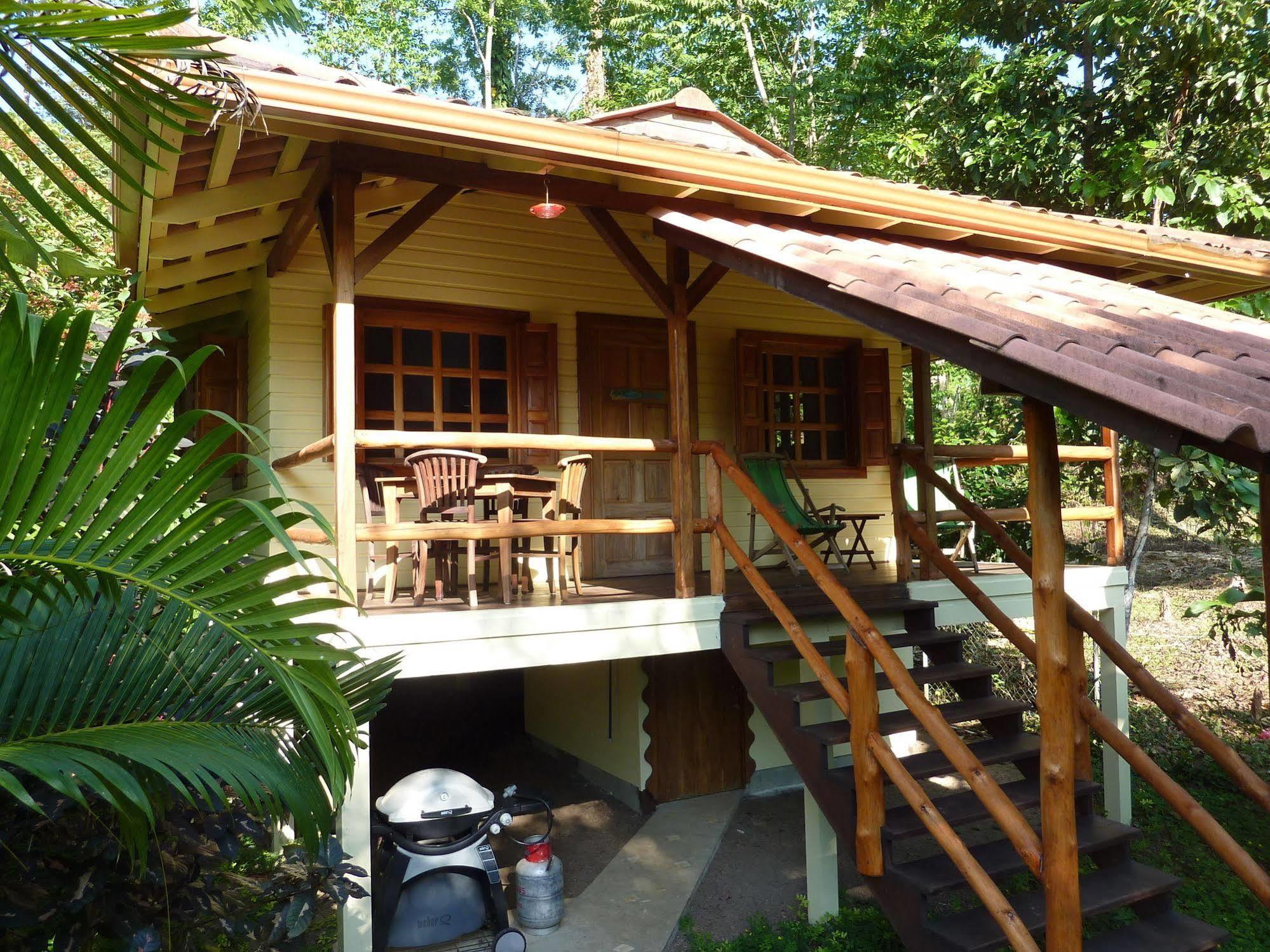 Bluff Beach Retreat Bocas Town Kültér fotó