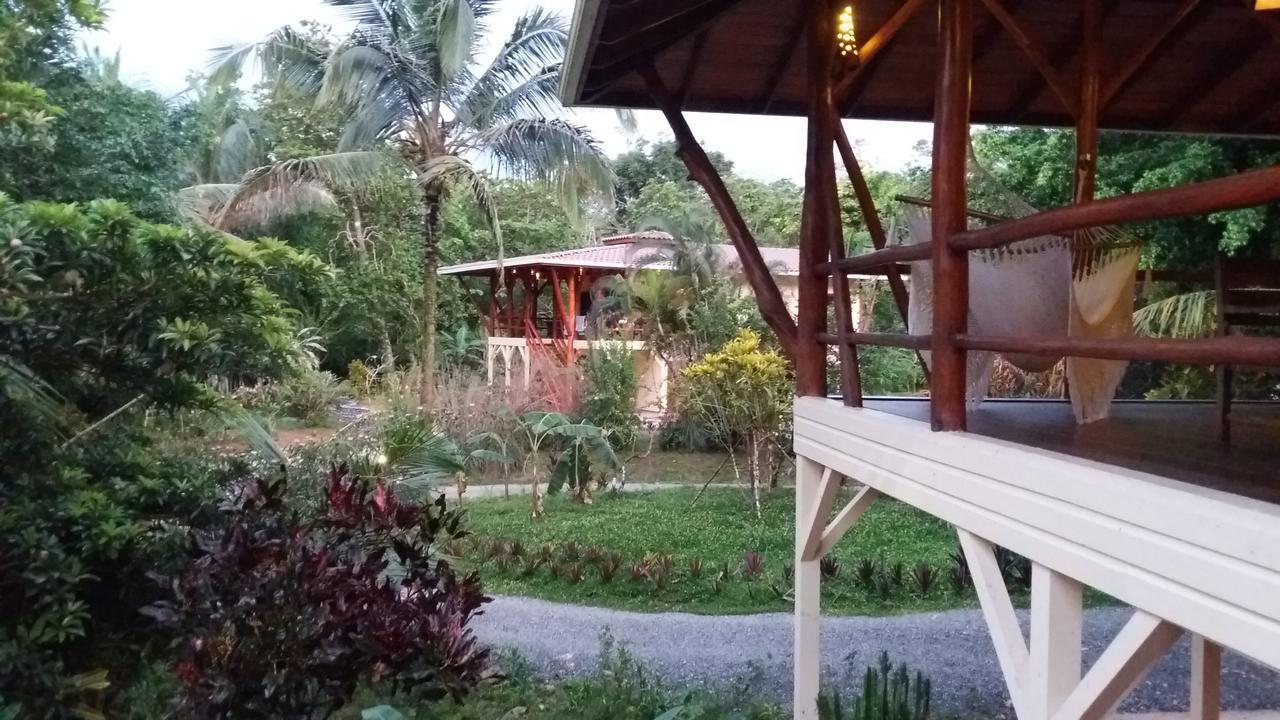 Bluff Beach Retreat Bocas Town Kültér fotó